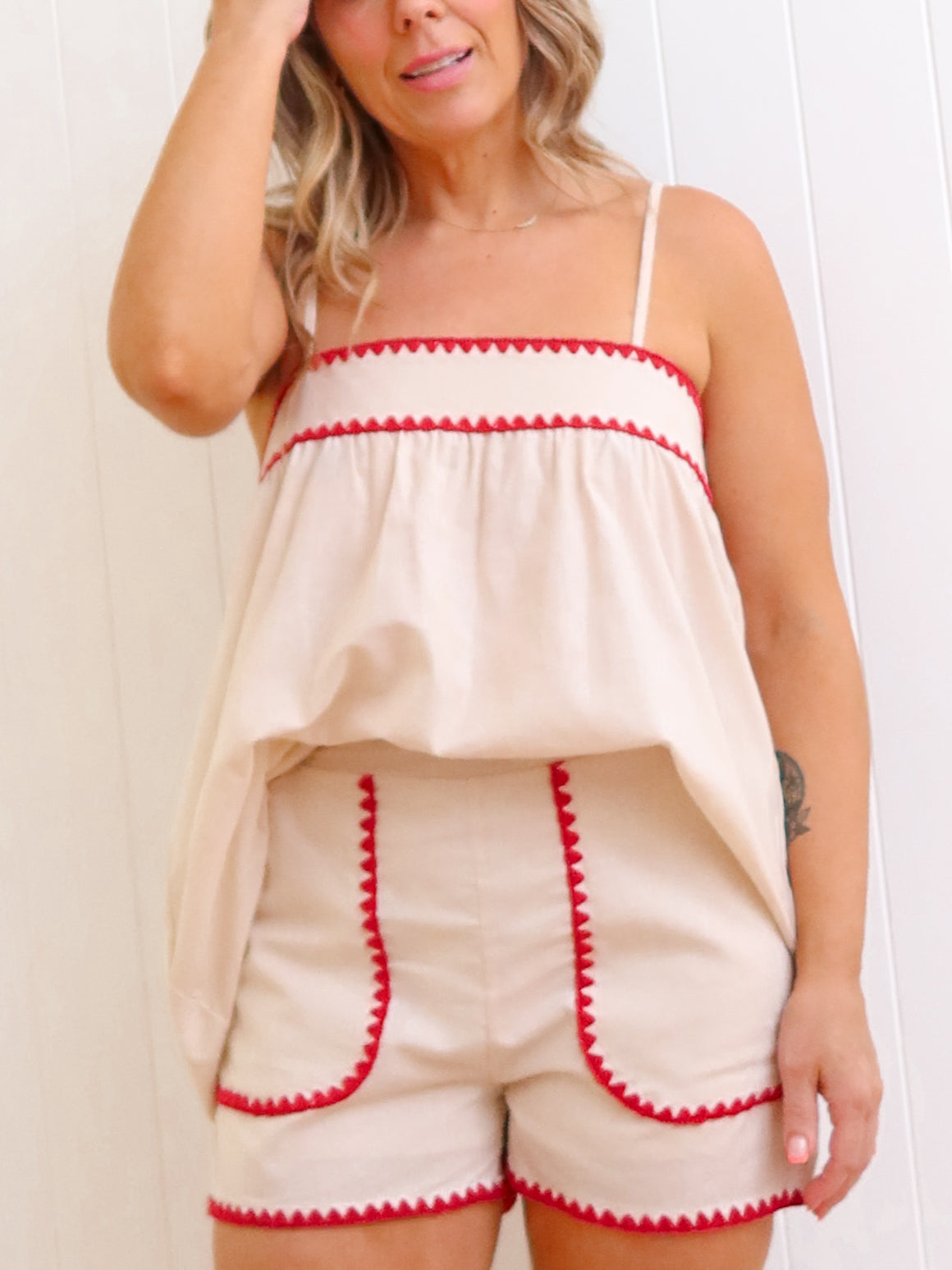 Lily Shorts - Natural/Red