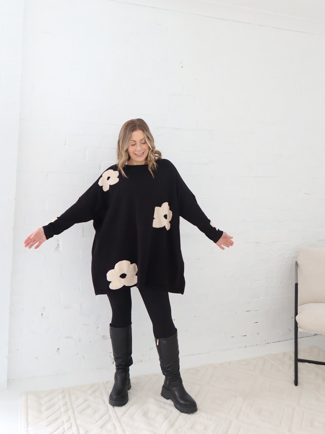 Avery Knit - Black Flower