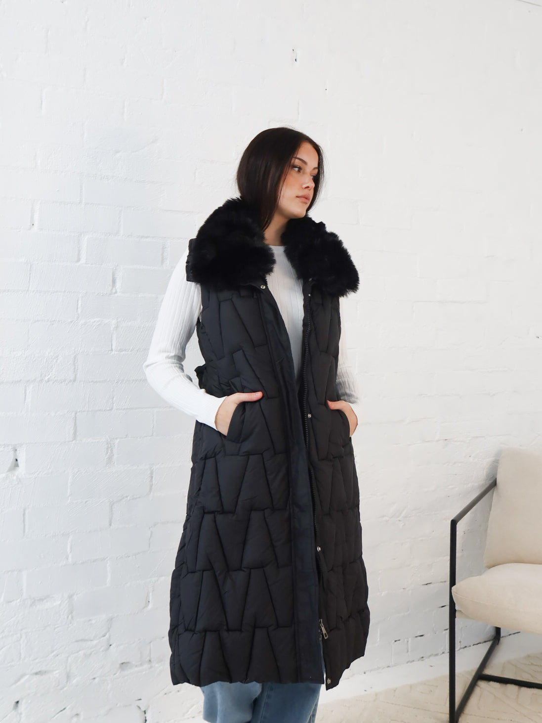 Audrey Vest - Black