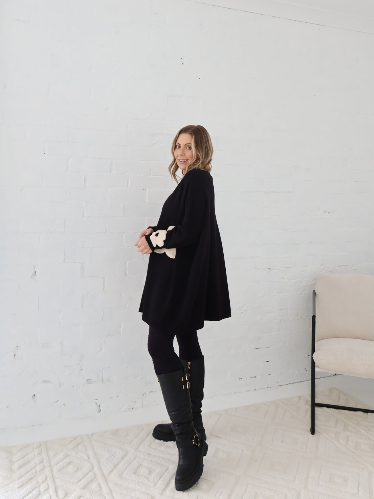 Avery Knit - Black Flower