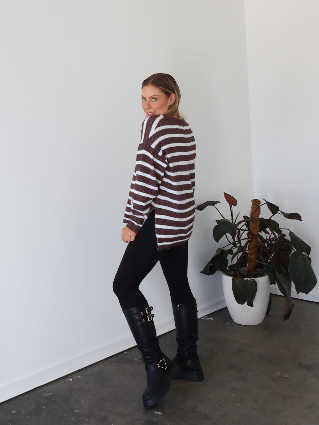 Taryn Knit - Chocolate/White