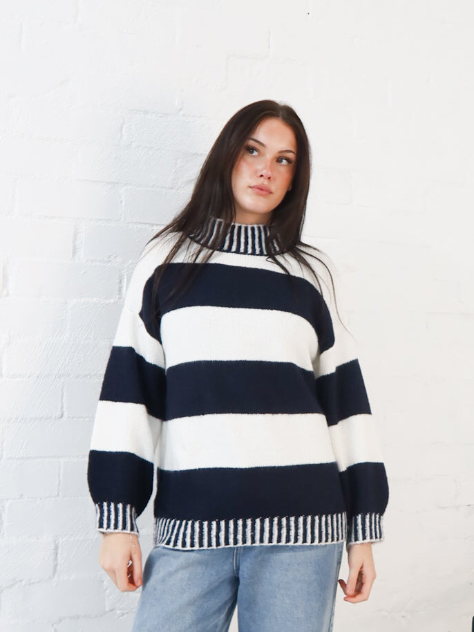 Jenna Knit - Navy/White