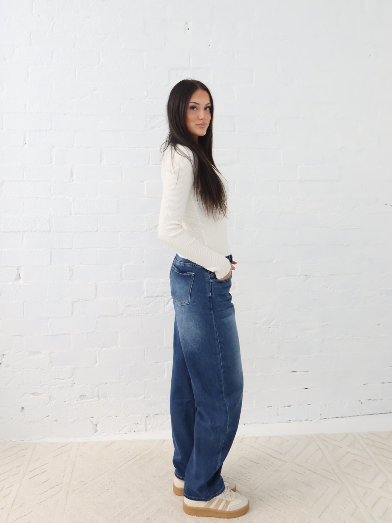 Atlas Barrel Jeans- Dark