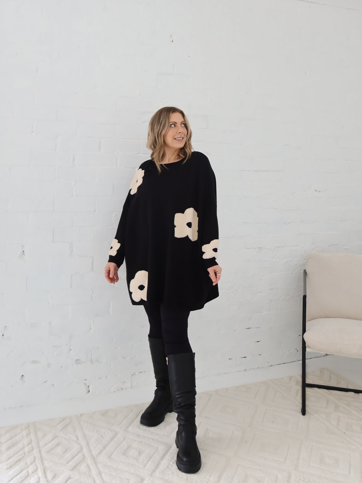 Avery Knit - Black Flower