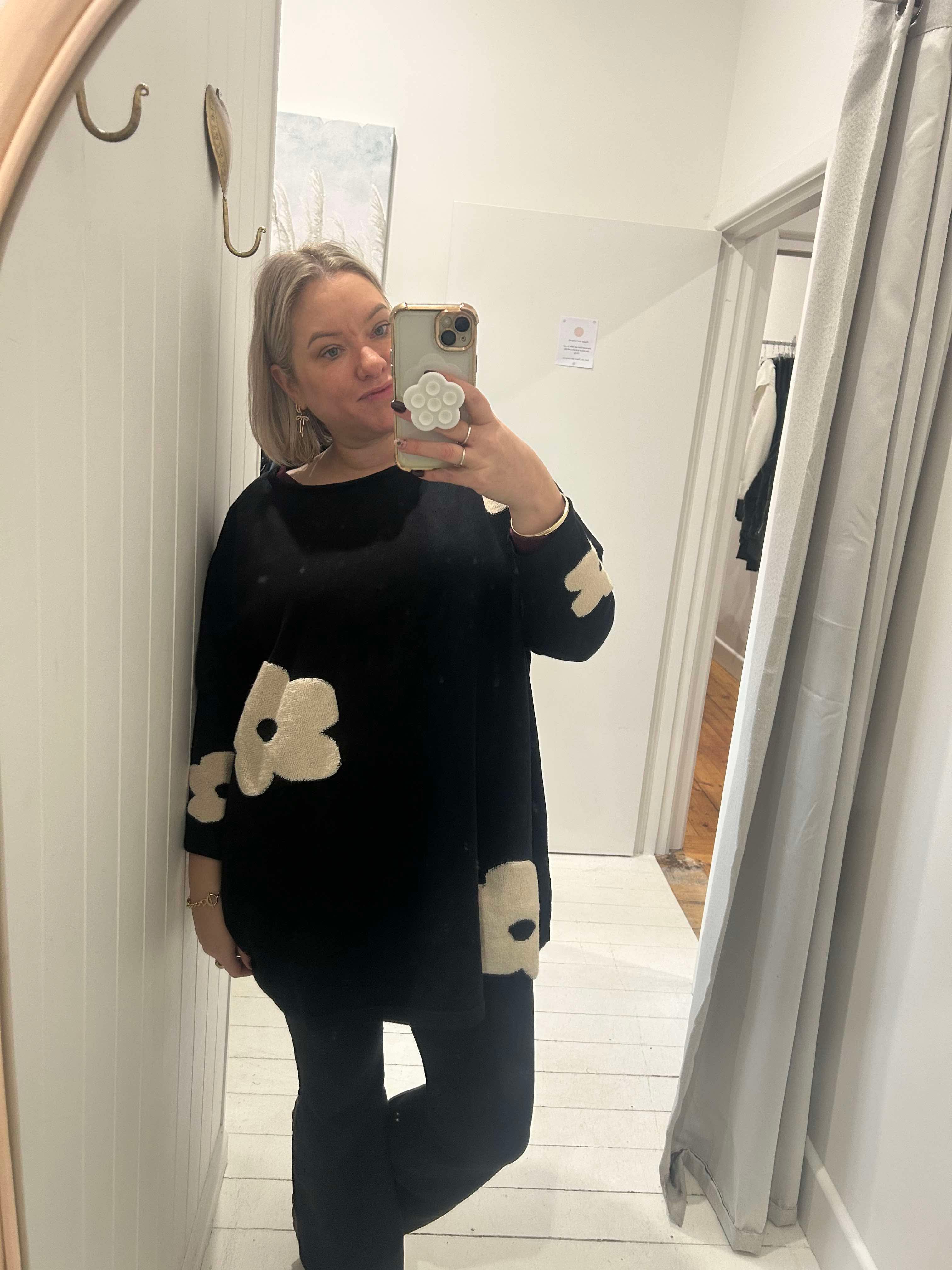 Avery Knit - Black Flower