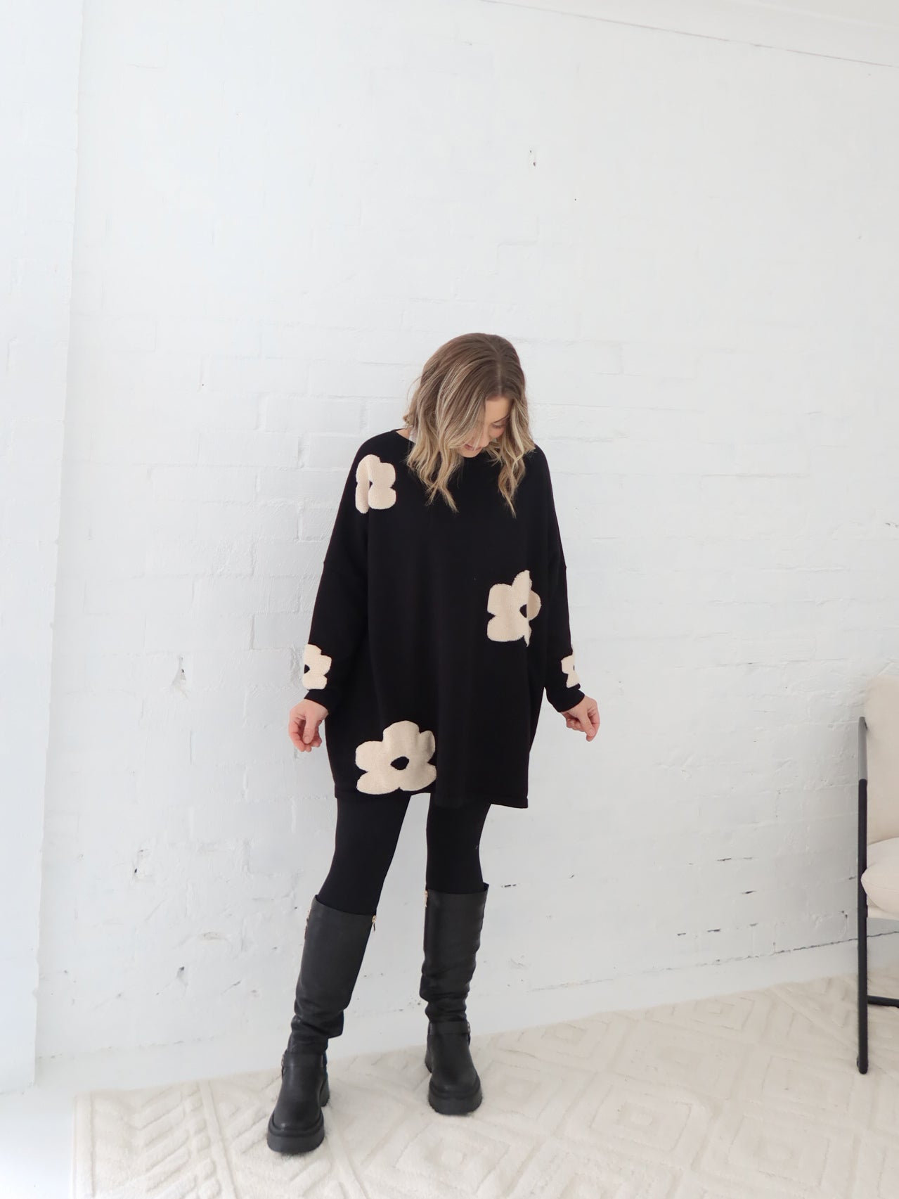 Avery Knit - Black Flower