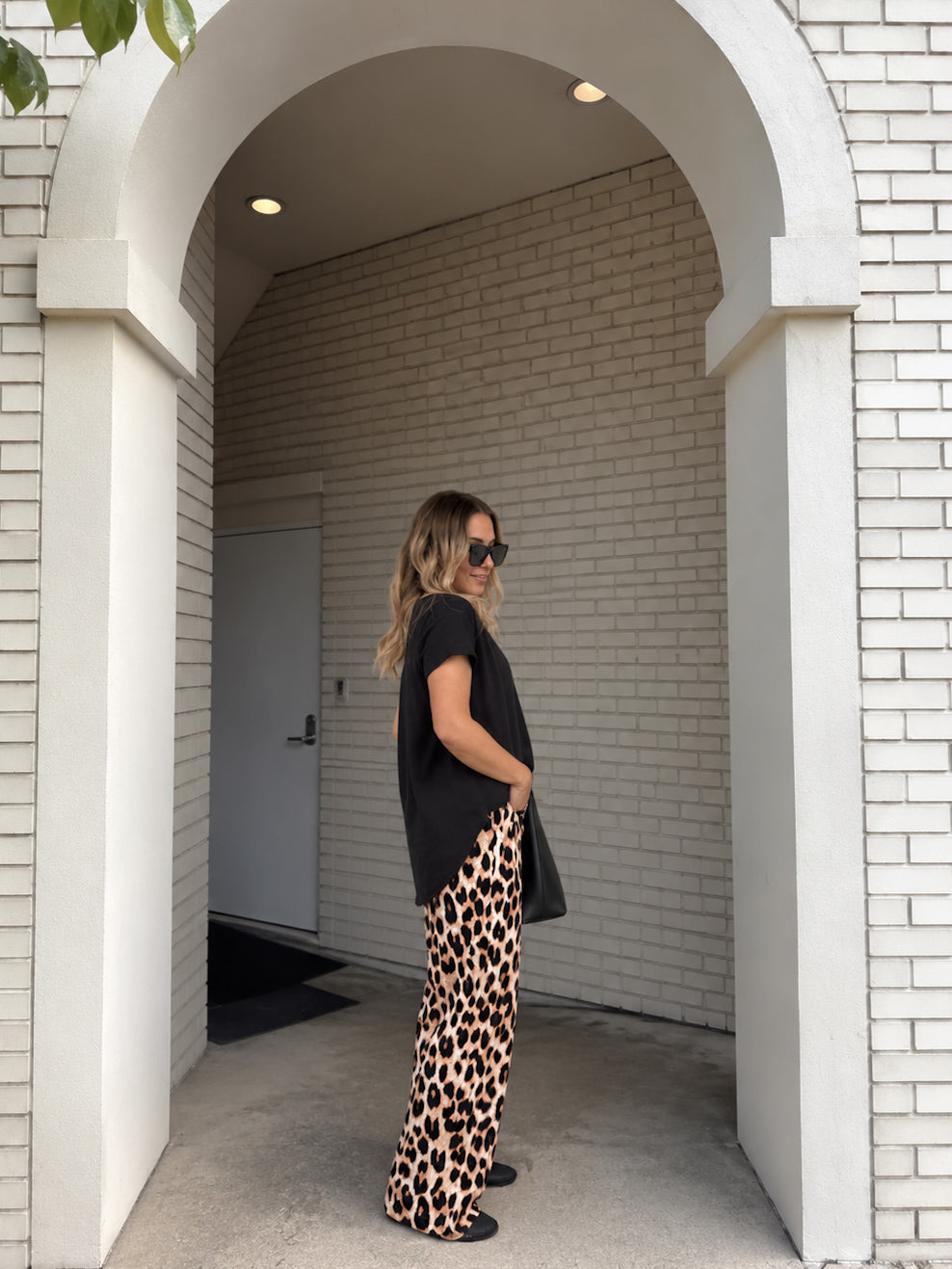 Jane Tee - Black