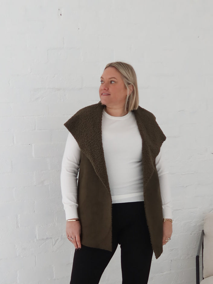 Lana Vest- Green Moss