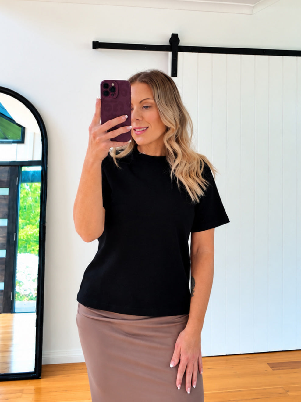 Hallie Tee- Black