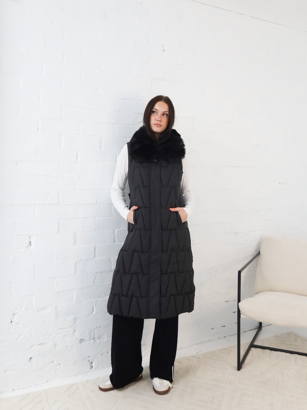 Audrey Vest - Black
