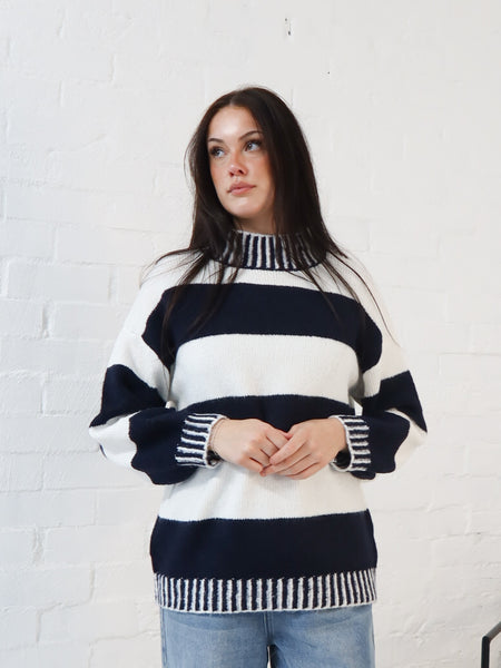 Jenna Knit - Navy/White