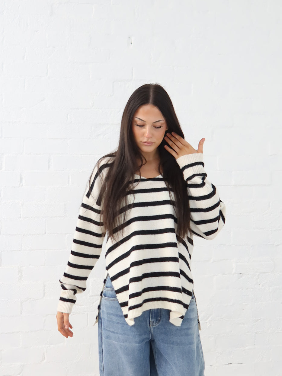 Taryn Knit - Vanilla/Black