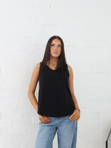 Mia Top- Black