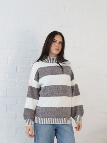 Jenna Knit - Choc/White