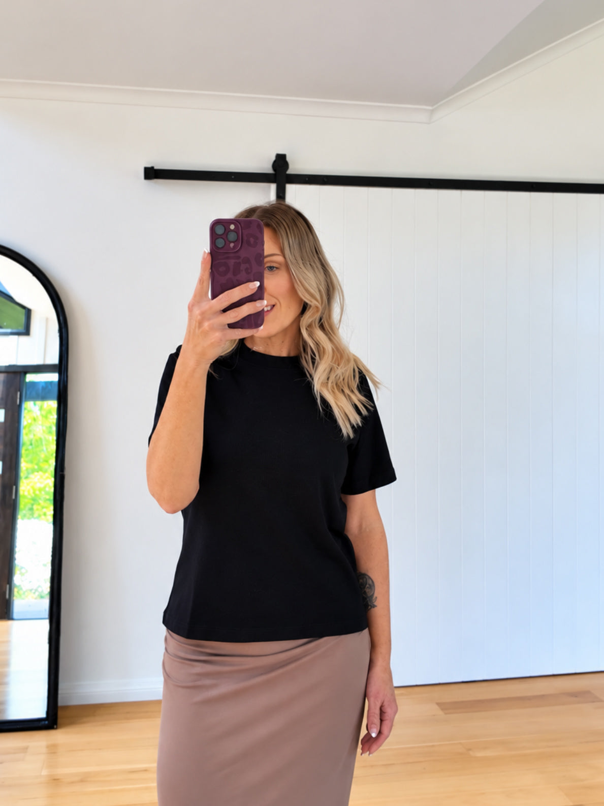 Hallie Tee- Black