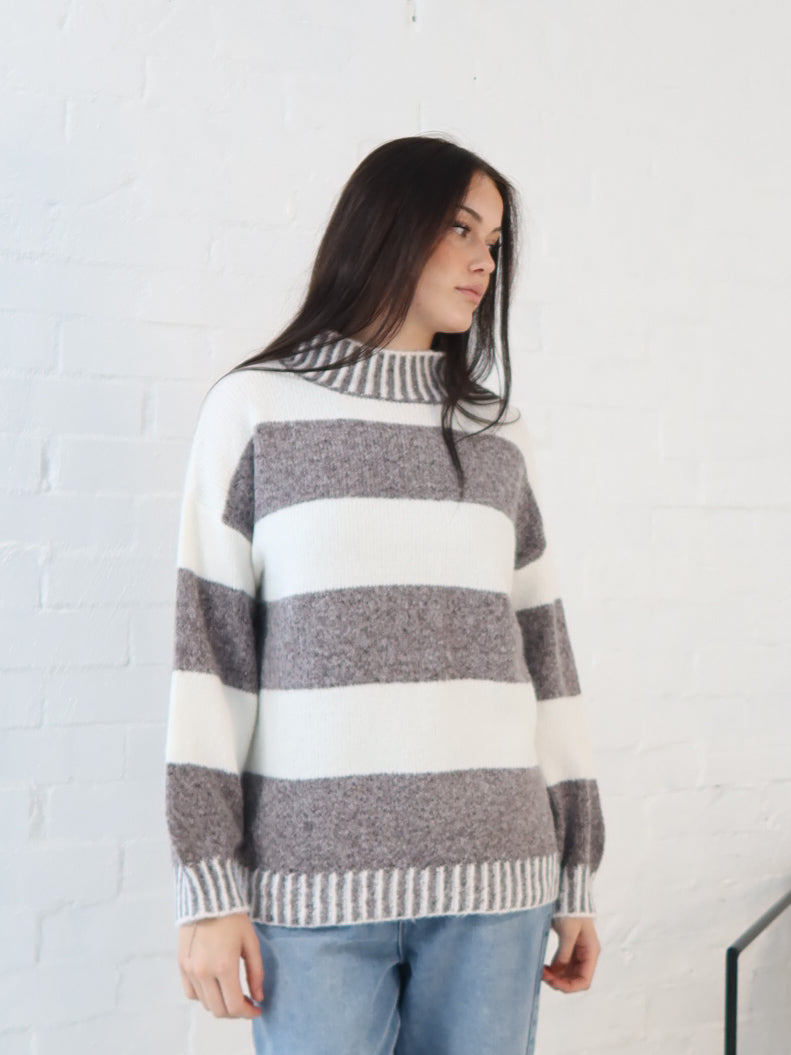 Jenna Knit - Choc/White