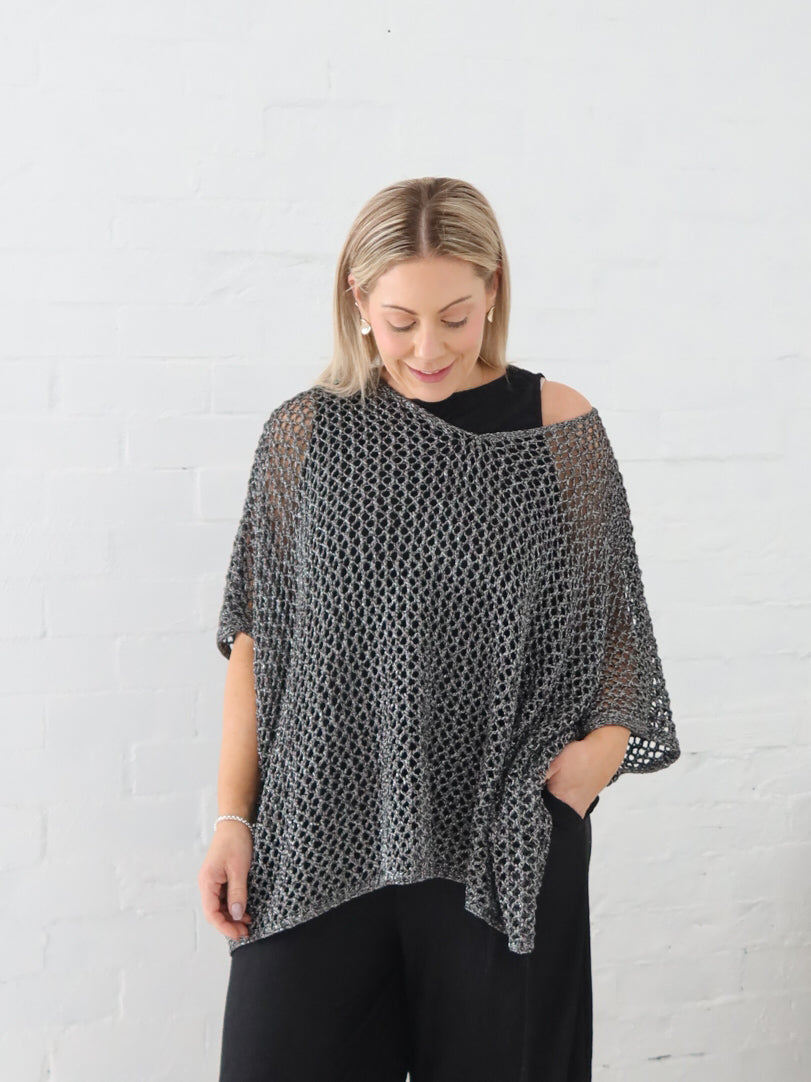 Della Top- Black/Silver